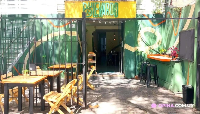 Bulevardo:  Montevideo - Cafetería