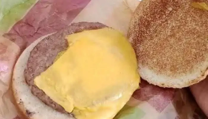 Burger King:  Hamburguesa Con Queso