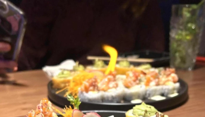 By Mora Sushi Bar:  Comentario 4 - Restaurante de sushi