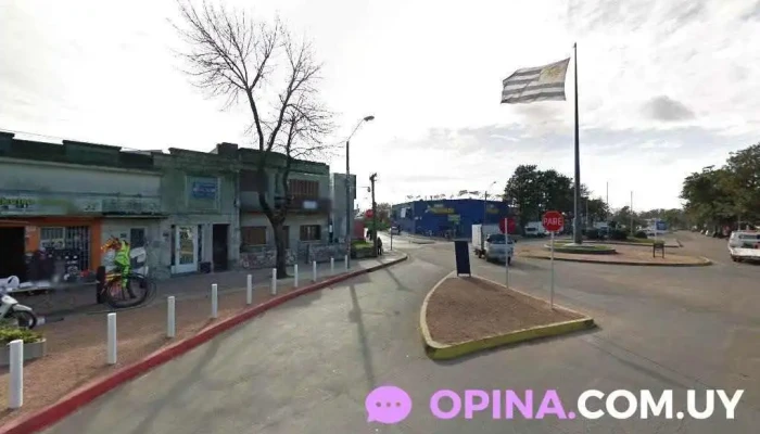 C. Glam - 90200 Las Piedras