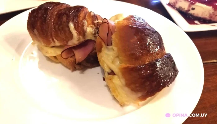 Cafe Brasilero Croissant - Cafetería