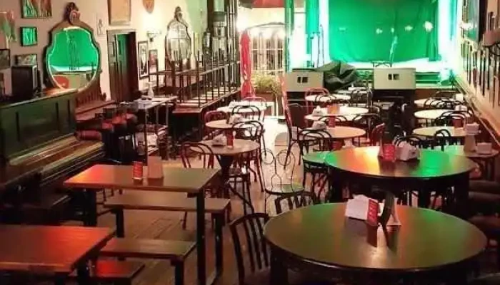 Cafe Del Teatro:  Ambiente