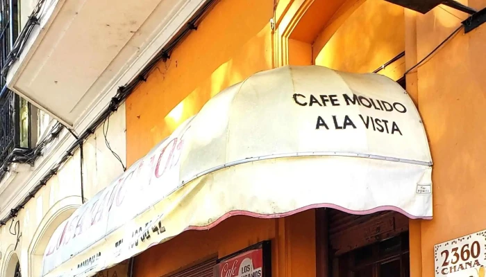 Cafe Los Araucanos:  Comentario 2 - Tienda de café