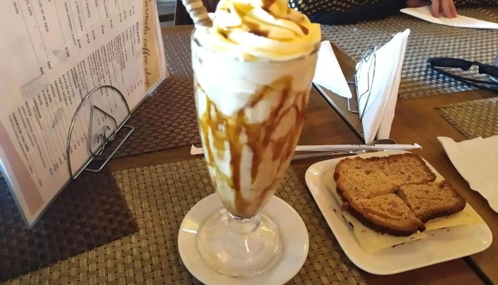 Cafeteria Carmela:  Helado - Cafetería