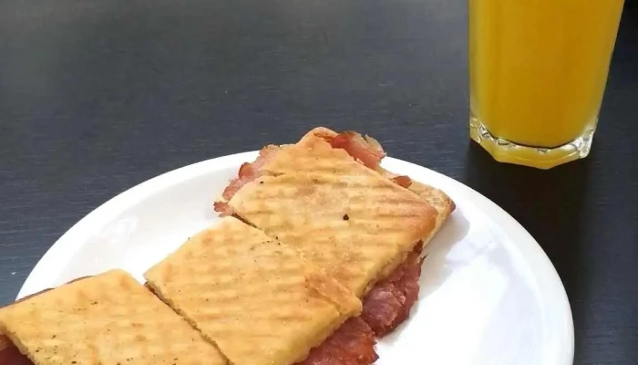 Cafeteria Geant:  Comidas Y Bebidas - Cafetería