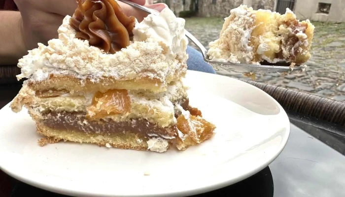 Cafeteria Pasteleria Florencia Comidas Y Bebidas - Cafetería