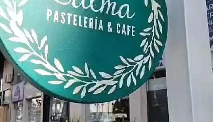 Calma Pasteleria Y Cafe:  Videos