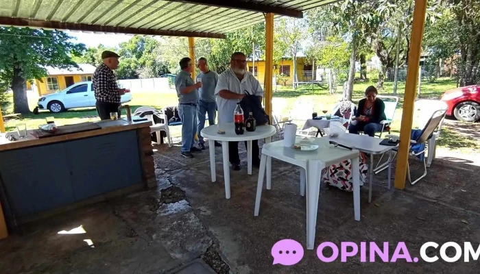 Camping Y Alojamiento El Pingo - Termas Del Dayman