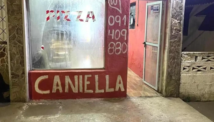 Caniella Pizzeria:  Del Propietario - Pizzería