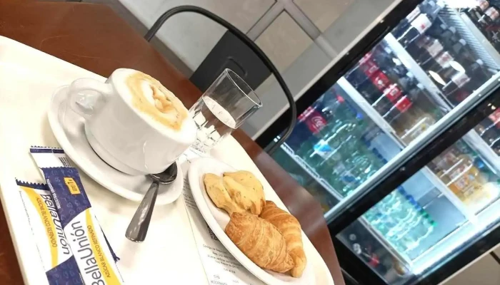 Cantina En Primer Piso Del Hospital:  Montevideo - Cafetería