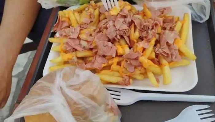 Carro Feli Burgers:  Papas Fritas - Hamburguesería