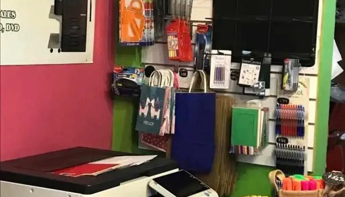 Centro De Copiado Clinicas -  Papel - Montevideo