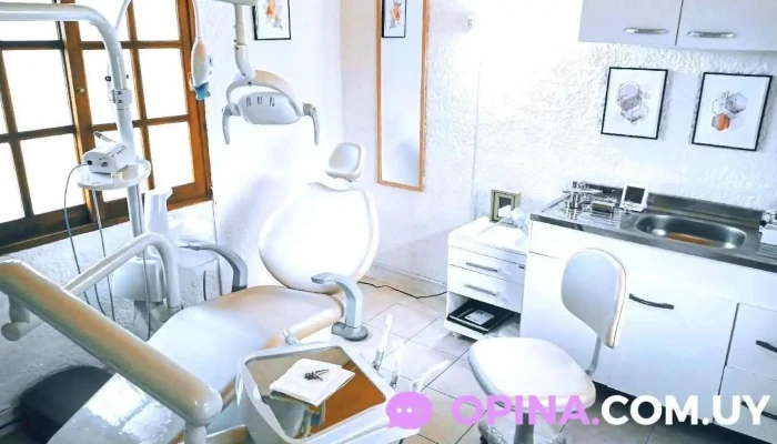 Centro Odontológico Las Toscas - Dra. Beatriz Marina Rodríguez Vicente - 15200 Las Toscas