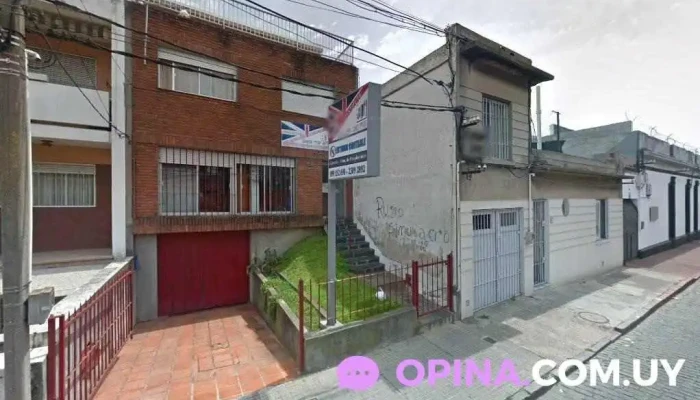 Centro Veterinario Oeste - 11900 Montevideo