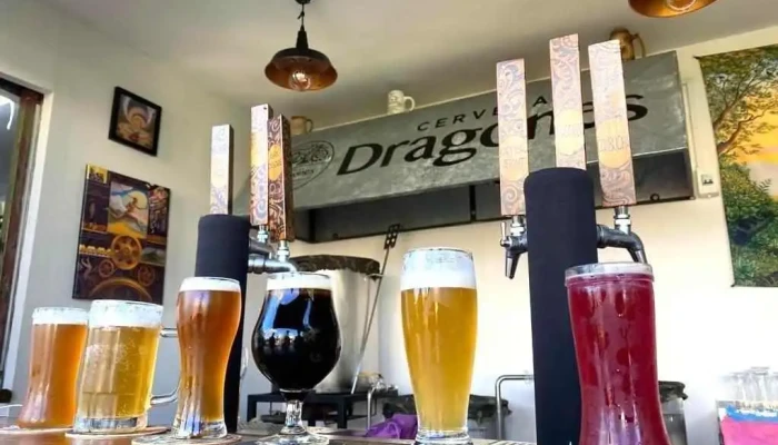 Cerveceria Dragones:  Comidas Y Bebidas - Cervecería artesanal