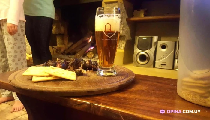 Cerveceria Qbeer:  Comidas Y Bebidas - Bar