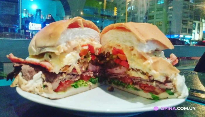 Chiviteria Marcos:  Chivito - Restaurante de comida rápida