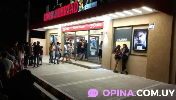 Cine Gran Libertad - 3 De Febrero 3002-3100