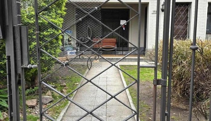 Clinica Radiologíca y de Estudios Médicos Veterinarios - 11600 Montevideo