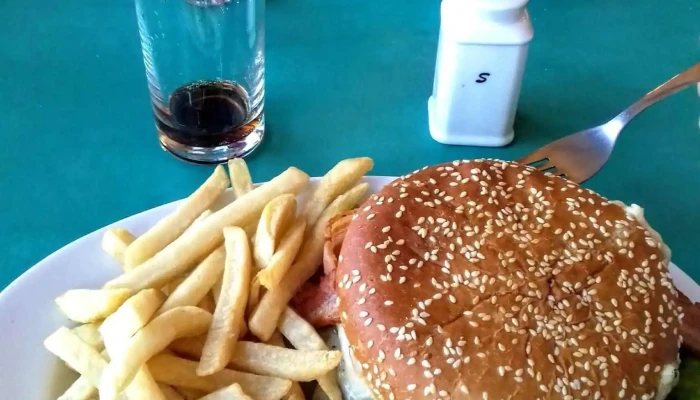 Club 25 de Agosto - 45100 Paso De Los Toros