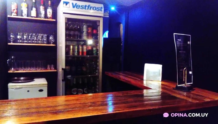 Cold Music Bar:  Montevideo - Pub restaurante