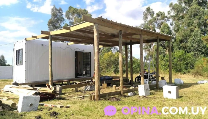 Complejo De Contenedores La Huella -  De Los Visitantes - Durazno