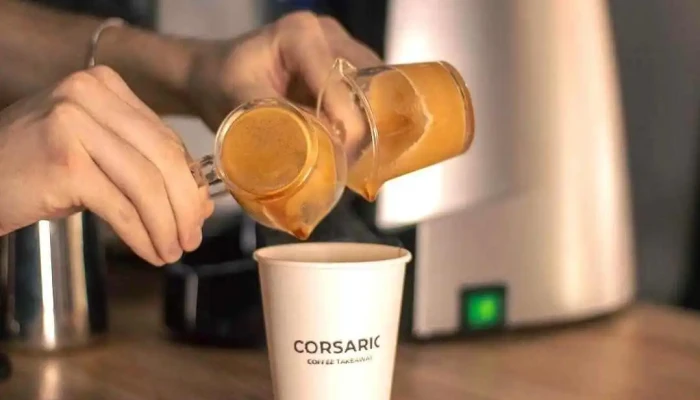 Corsario Coffee Takeaway:  Comidas Y Bebidas - Cafetería