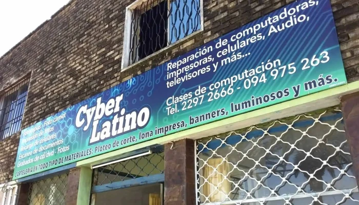 Cyber Latino:  Exterior