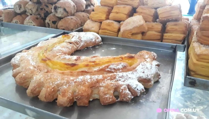 D Mas Panaderia Y Confiteria Comidas Y Bebidas - Panadería