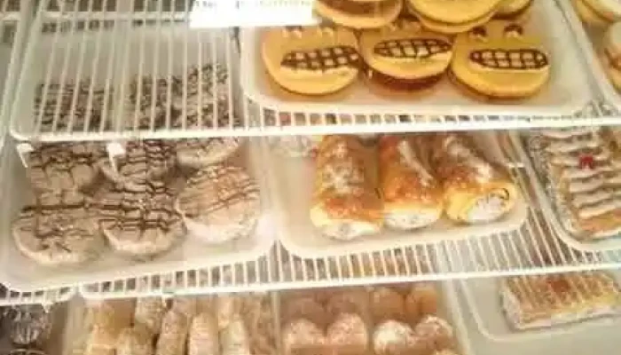 D Mas Panaderia Y Confiteria Vitrina - Panadería