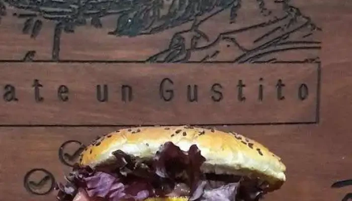 Date Un Gustito Actitud Hamburguesera:  Hamburguesa - Hamburguesería