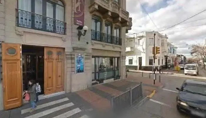 Del Teatro Cafe Street View Y 360 - Cafetería