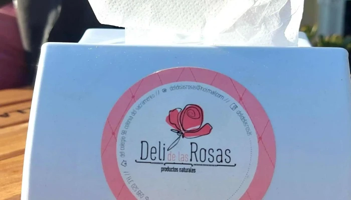 Deli De Las Rosas:  Comentario 3 - Cafetería