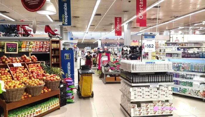 Devoto Sayago:  Interior - Supermercado