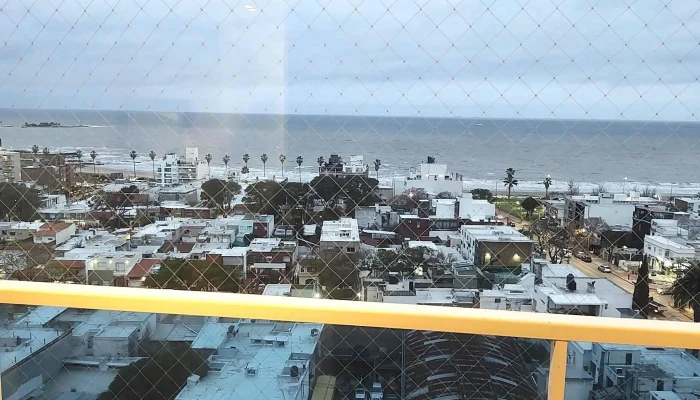 Diamantis Plaza -  Telefono - Montevideo