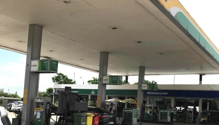 Disa:  Comentario 7 - Gasolinera