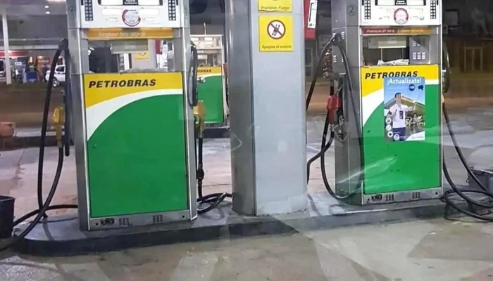 Disa:  Estacion De Servicio - Gasolinera