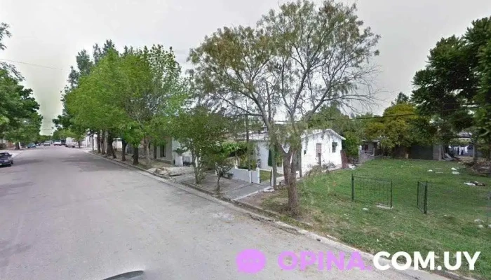 Distribuidora Cuatro Estaciones Srl - 94100 Sarandí Grande