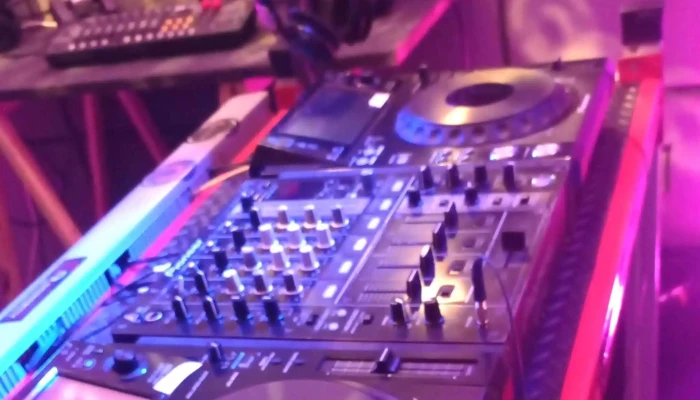 Dj Academy English Corner - Montevideo