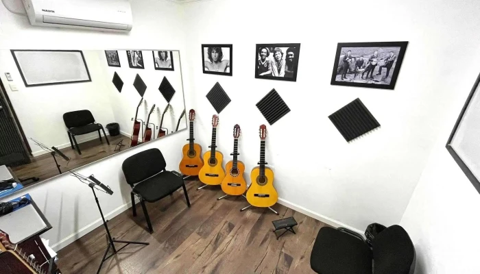 Dominvs Instituto De Musica Guitarra - Montevideo