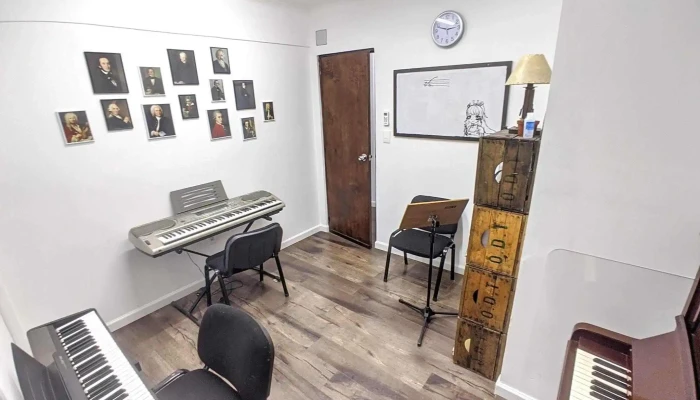 Dominvs Instituto De Musica Piano - Montevideo