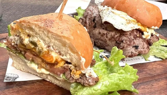 Don Peperone:  Hamburguesa - Restaurante