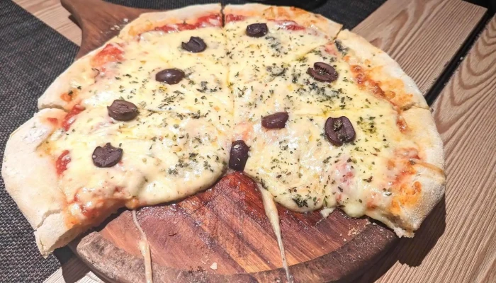 Don Peperone:  Pizza - Restaurante