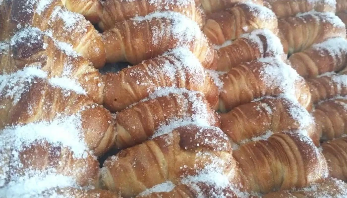 Don Tito:  Croissant