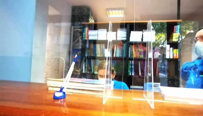 Editorial Contexto -  Estante De Libros - Montevideo