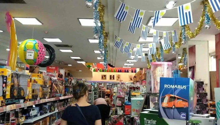 El Clon Supermercados -    Cipriano Miro Interior - Montevideo