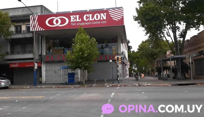 El Clon Supermercados - Cipriano Miró - Montevideo
