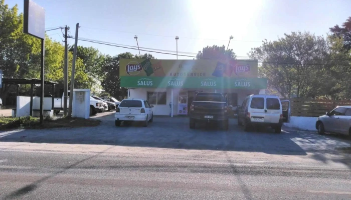 El Market Jl:  Estacionamiento - Supermercado