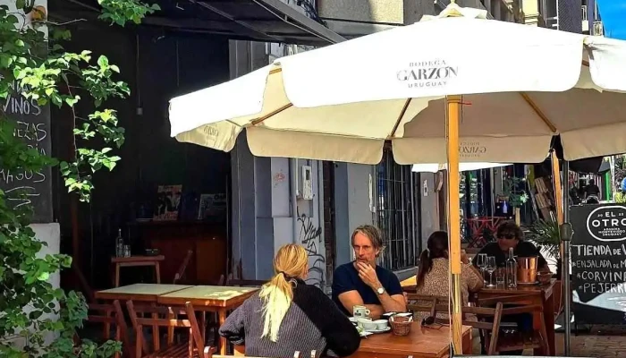 El Otro Es Mercat:  Ambiente - Bar de tapas