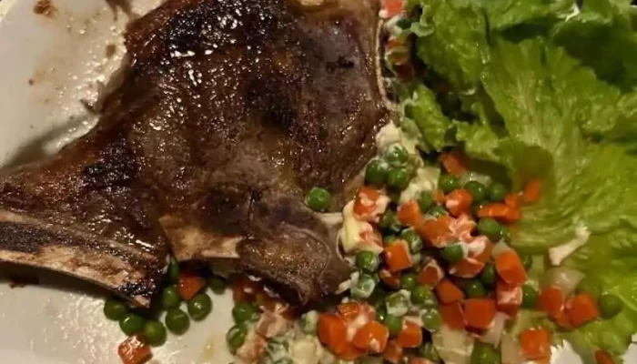 El Reencuentro Resto Pub:  Filete